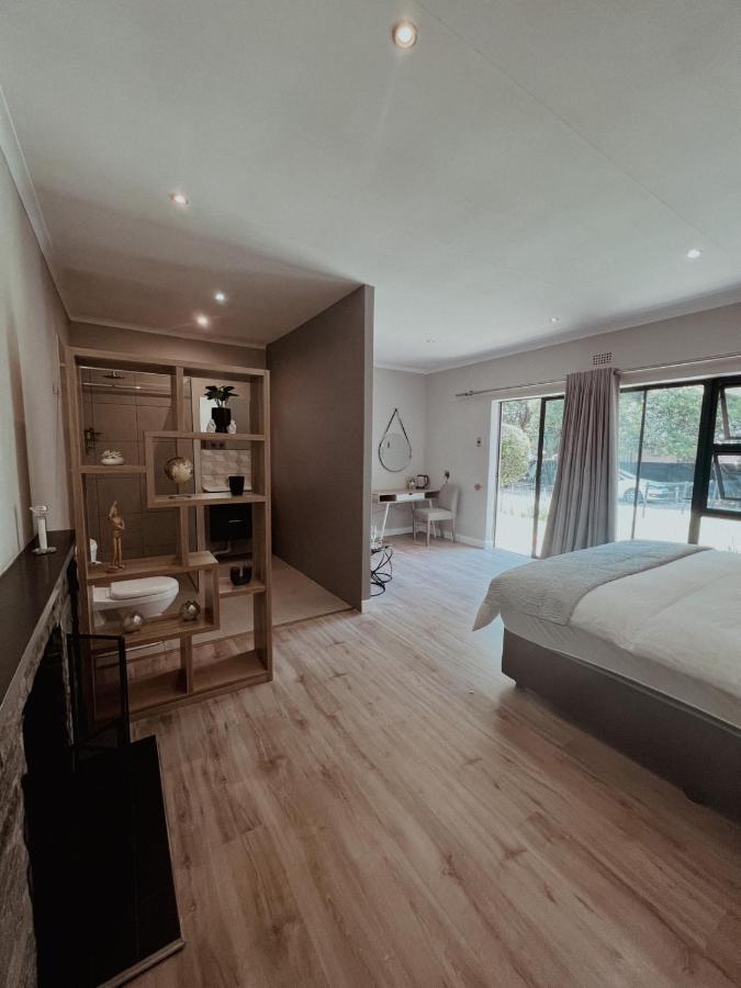 Le'Ciara Luxury Guest House โจฮันเนสเบิร์ก ภายนอก รูปภาพ