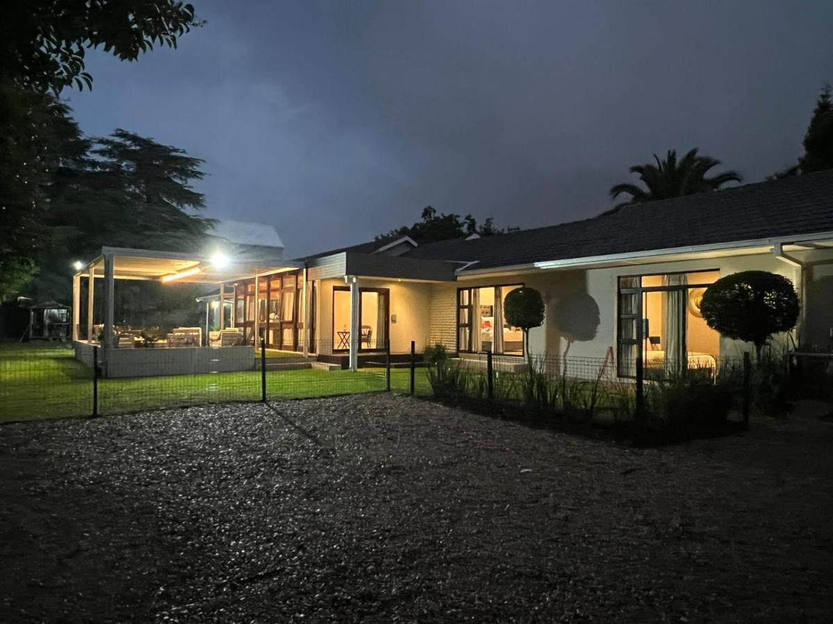Le'Ciara Luxury Guest House โจฮันเนสเบิร์ก ภายนอก รูปภาพ