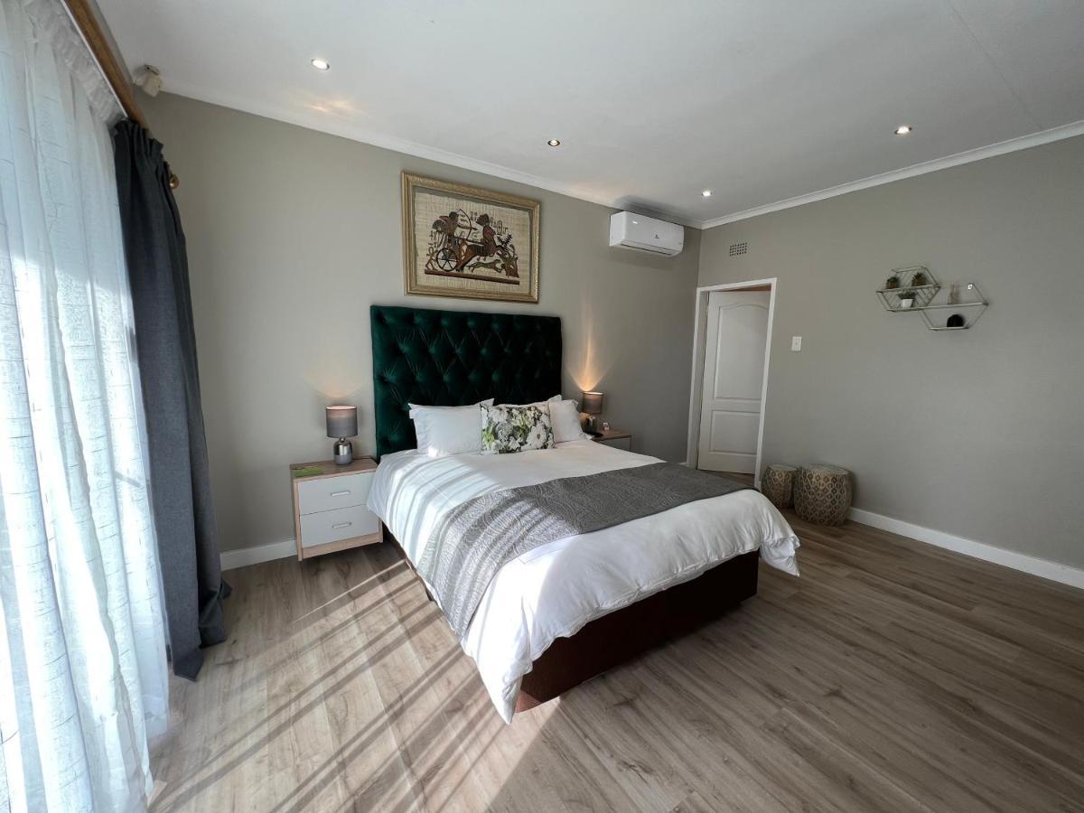 Le'Ciara Luxury Guest House โจฮันเนสเบิร์ก ภายนอก รูปภาพ