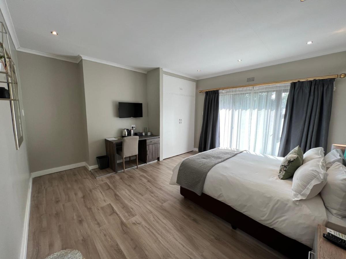 Le'Ciara Luxury Guest House โจฮันเนสเบิร์ก ภายนอก รูปภาพ