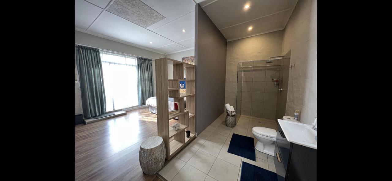 Le'Ciara Luxury Guest House โจฮันเนสเบิร์ก ภายนอก รูปภาพ